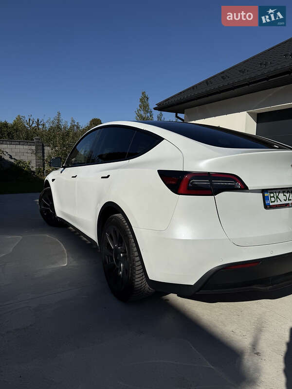 Позашляховик / Кросовер Tesla Model Y 2022 в Рівному