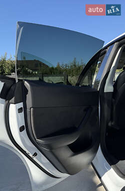 Позашляховик / Кросовер Tesla Model Y 2022 в 