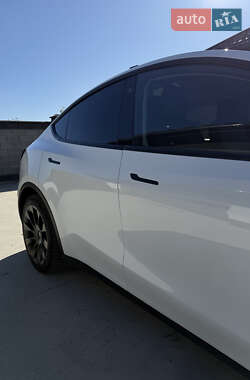 Позашляховик / Кросовер Tesla Model Y 2022 в 