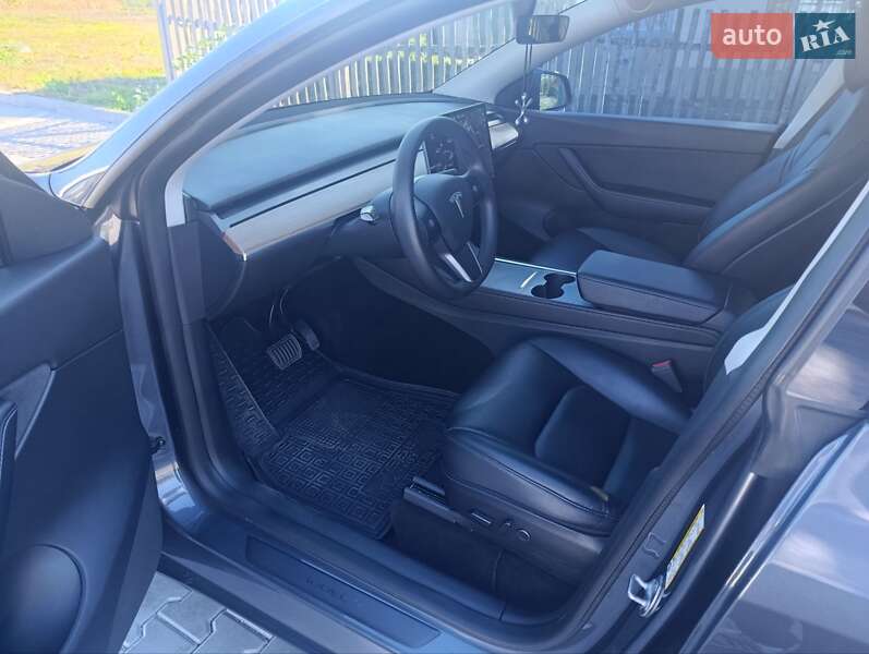 Позашляховик / Кросовер Tesla Model Y 2021 в Тульчині