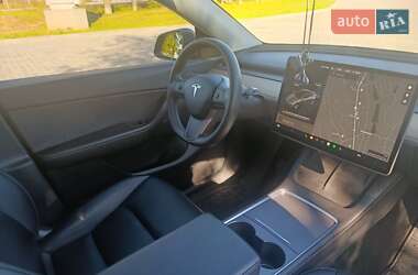 Позашляховик / Кросовер Tesla Model Y 2021 в 