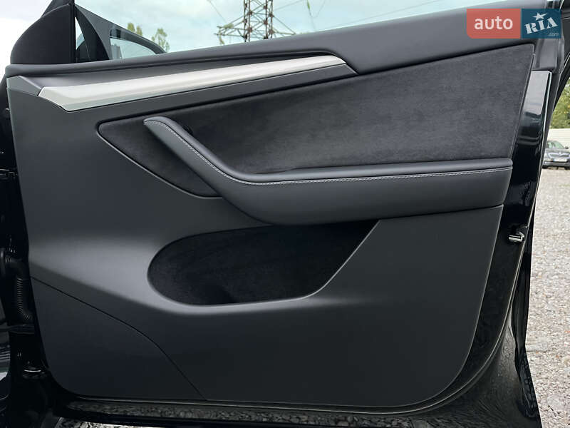Внедорожник / Кроссовер Tesla Model Y 2025 в Харькове