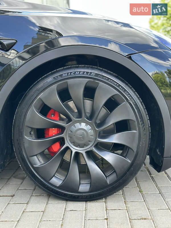 Позашляховик / Кросовер Tesla Model Y 2023 в Рівному
