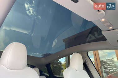 Позашляховик / Кросовер Tesla Model Y 2023 в 