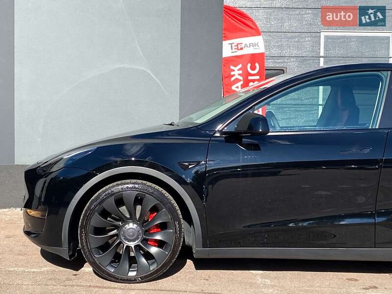 Позашляховик / Кросовер Tesla Model Y 2023 в Києві