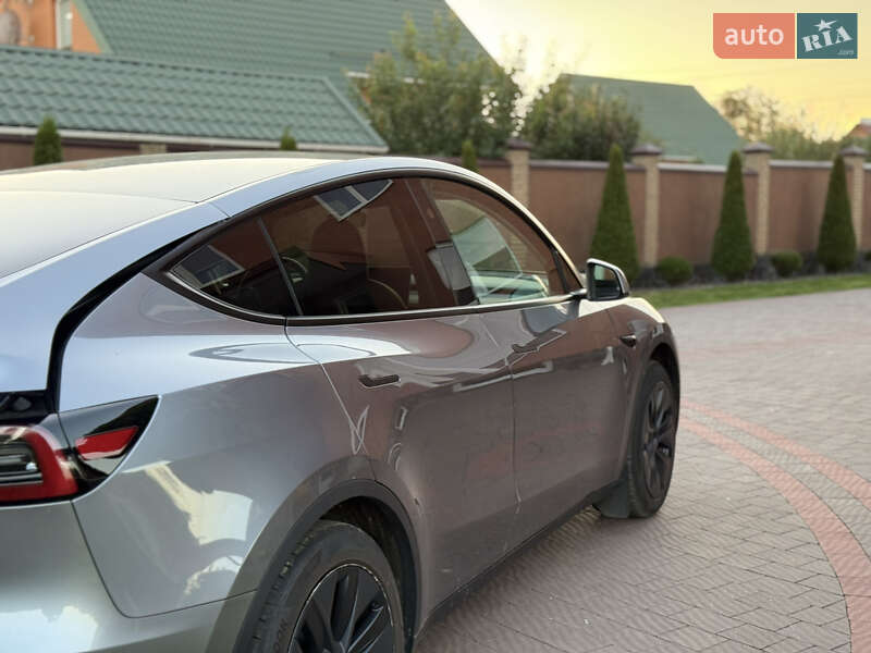 Позашляховик / Кросовер Tesla Model Y 2025 в Луцьку