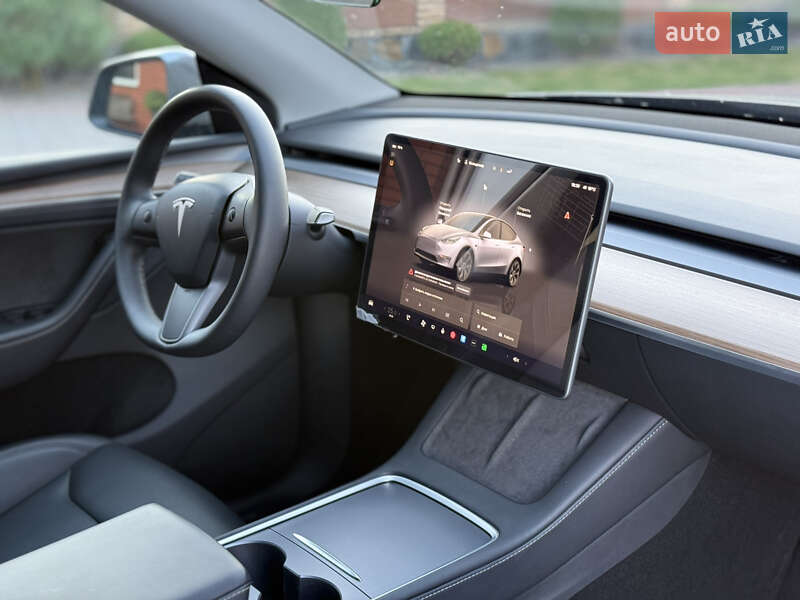 Позашляховик / Кросовер Tesla Model Y 2025 в Луцьку