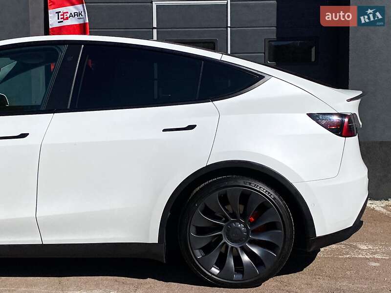 Внедорожник / Кроссовер Tesla Model Y 2022 в Киеве