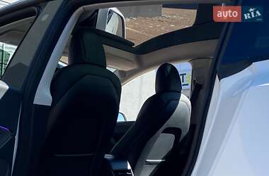 Внедорожник / Кроссовер Tesla Model Y 2022 в 