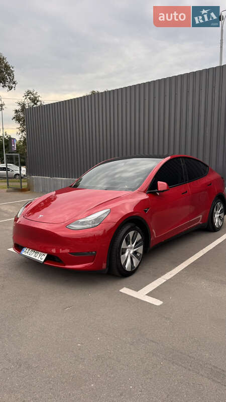 Tesla Model Y 2023