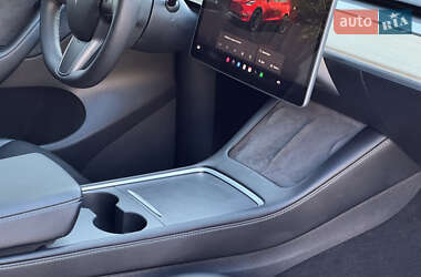 Внедорожник / Кроссовер Tesla Model Y 2022 в 