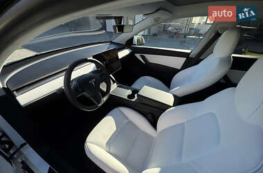 Внедорожник / Кроссовер Tesla Model Y 2021 в 