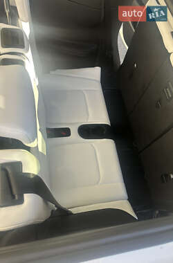 Внедорожник / Кроссовер Tesla Model Y 2024 в 