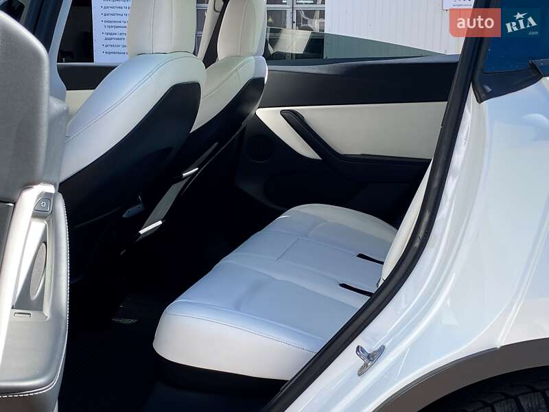 Позашляховик / Кросовер Tesla Model Y 2021 в Києві
