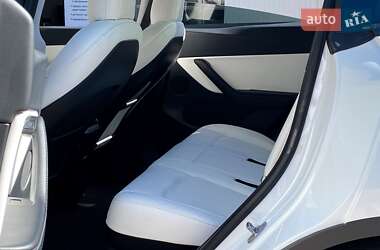 Внедорожник / Кроссовер Tesla Model Y 2021 в 