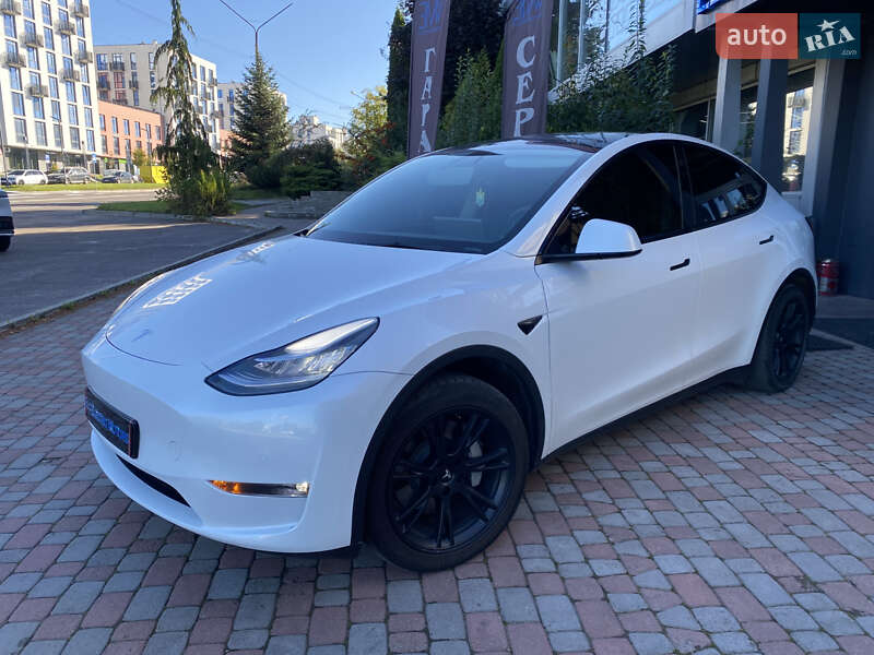 Позашляховик / Кросовер Tesla Model Y 2021 в Львові