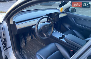 Внедорожник / Кроссовер Tesla Model Y 2021 в 