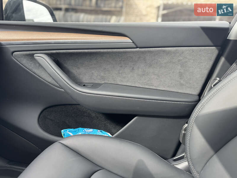 Внедорожник / Кроссовер Tesla Model Y 2024 в Днепре фото 33 Внедорожник / Кроссовер Tesla Model Y 2024 в Днепре