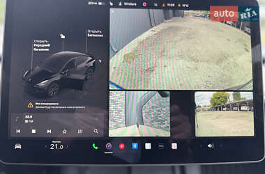 Позашляховик / Кросовер Tesla Model Y 2024 в 