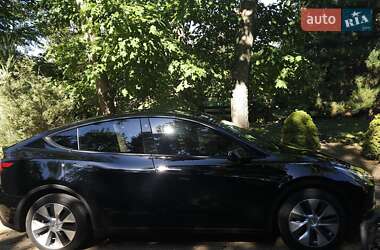 Седан Tesla Model Y 2022 в 