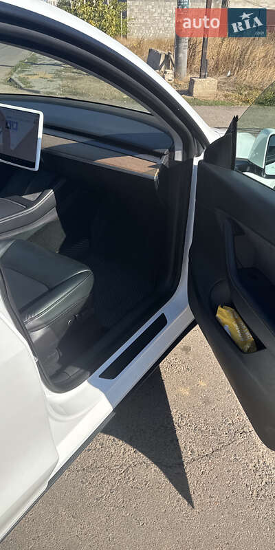 Внедорожник / Кроссовер Tesla Model Y 2021 в Одессе