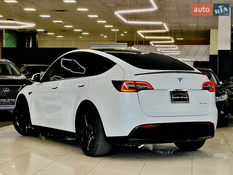 Позашляховик / Кросовер Tesla Model Y 2021 в Миколаєві