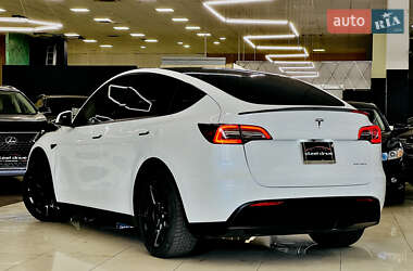 Внедорожник / Кроссовер Tesla Model Y 2021 в 