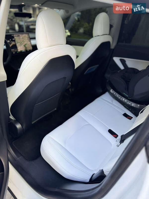 Позашляховик / Кросовер Tesla Model Y 2021 в Дніпрі