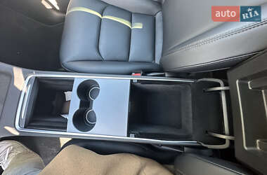 Позашляховик / Кросовер Tesla Model Y 2021 в 