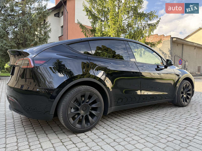Внедорожник / Кроссовер Tesla Model Y 2023 в Львове