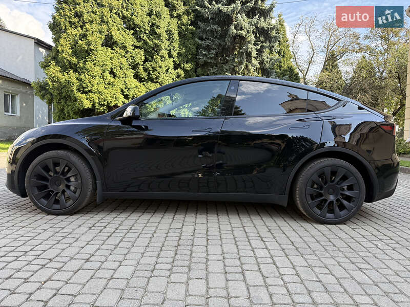 Внедорожник / Кроссовер Tesla Model Y 2023 в Львове