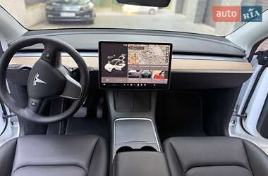 Позашляховик / Кросовер Tesla Model Y 2023 в 