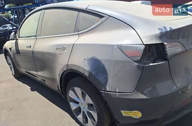 Позашляховик / Кросовер Tesla Model Y 2022 в  фото 3 Позашляховик / Кросовер Tesla Model Y 2022 в