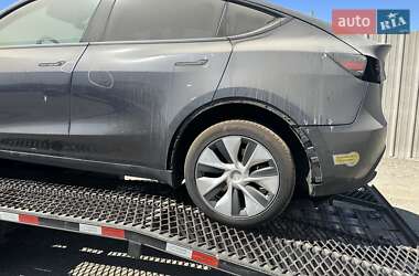 Позашляховик / Кросовер Tesla Model Y 2022 в  фото 10 Позашляховик / Кросовер Tesla Model Y 2022 в