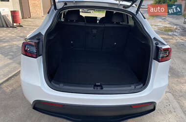Позашляховик / Кросовер Tesla Model Y 2023 в 