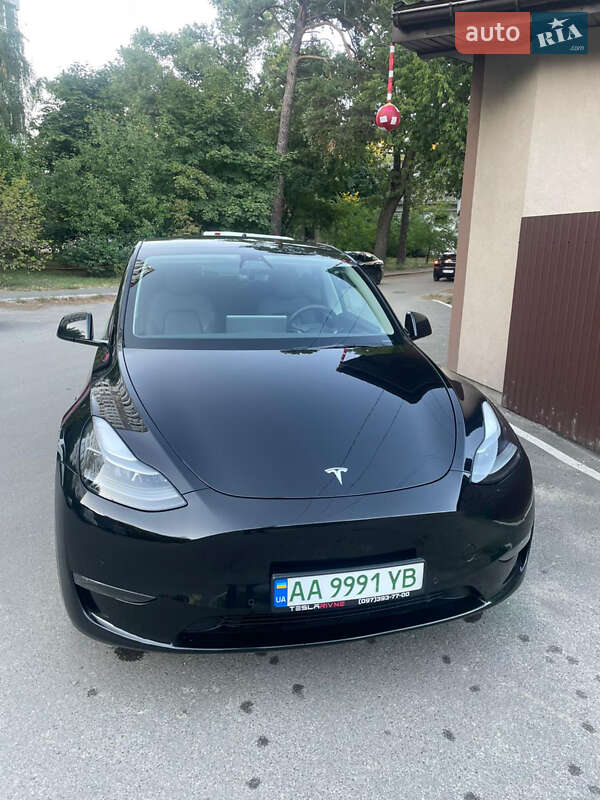 Позашляховик / Кросовер Tesla Model Y 2022 в Києві