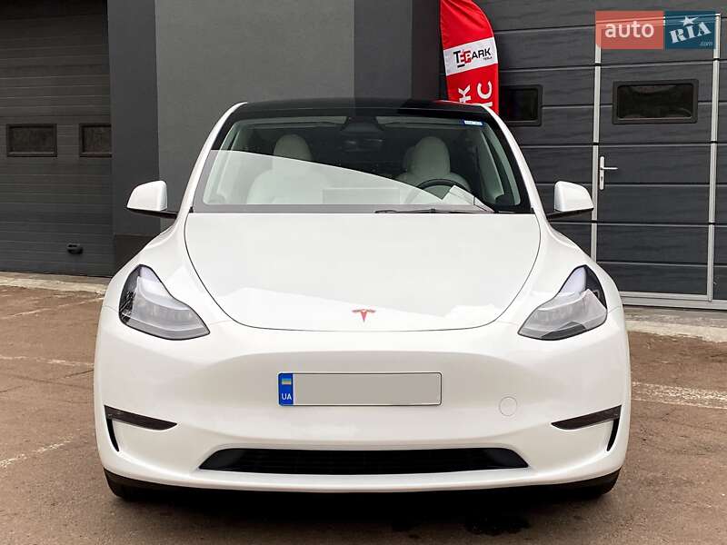 Позашляховик / Кросовер Tesla Model Y 2024 в Києві