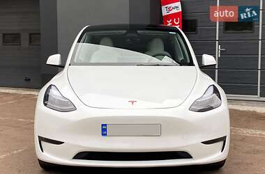 Позашляховик / Кросовер Tesla Model Y 2024 в 