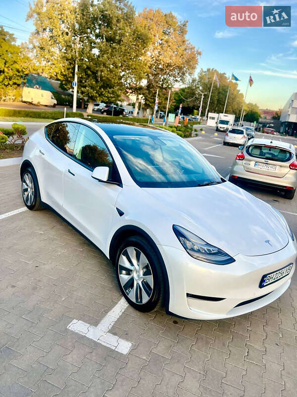 Позашляховик / Кросовер Tesla Model Y 2022 в 