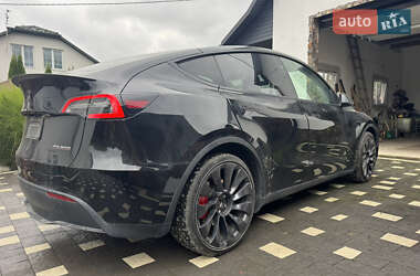 Позашляховик / Кросовер Tesla Model Y 2023 в 