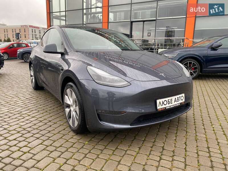 Tesla Model Y 2023