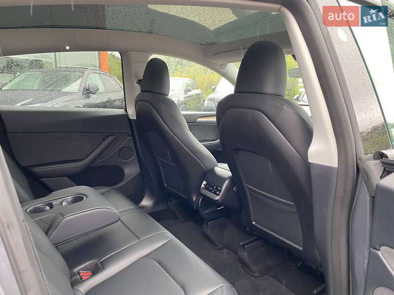 Позашляховик / Кросовер Tesla Model Y 2023 в Львові