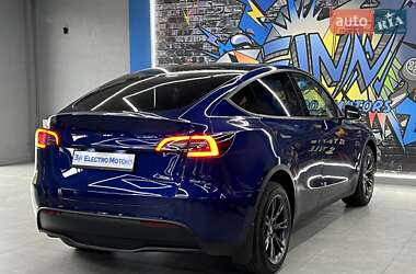 Внедорожник / Кроссовер Tesla Model Y 2024 в 