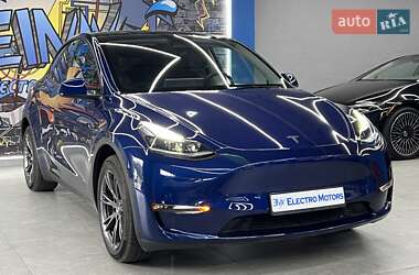 Внедорожник / Кроссовер Tesla Model Y 2024 в 