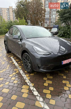 Позашляховик / Кросовер Tesla Model Y 2024 в 