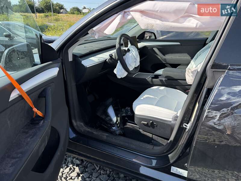 Позашляховик / Кросовер Tesla Model Y 2025 в Луцьку