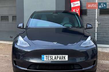 Позашляховик / Кросовер Tesla Model Y 2024 в 