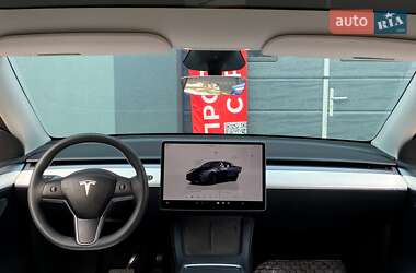 Позашляховик / Кросовер Tesla Model Y 2024 в 