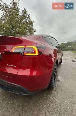 Позашляховик / Кросовер Tesla Model Y 2024 в 