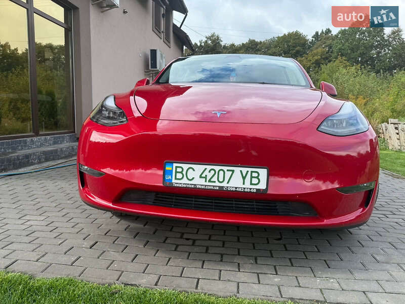Tesla Model Y 2023
